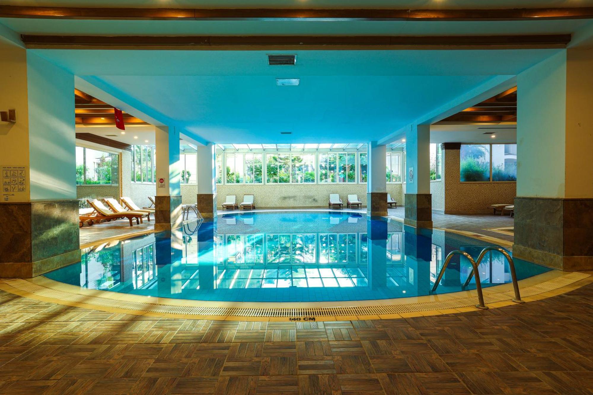 Crystal Aura Beach Resort & Spa Kemer Exterior foto