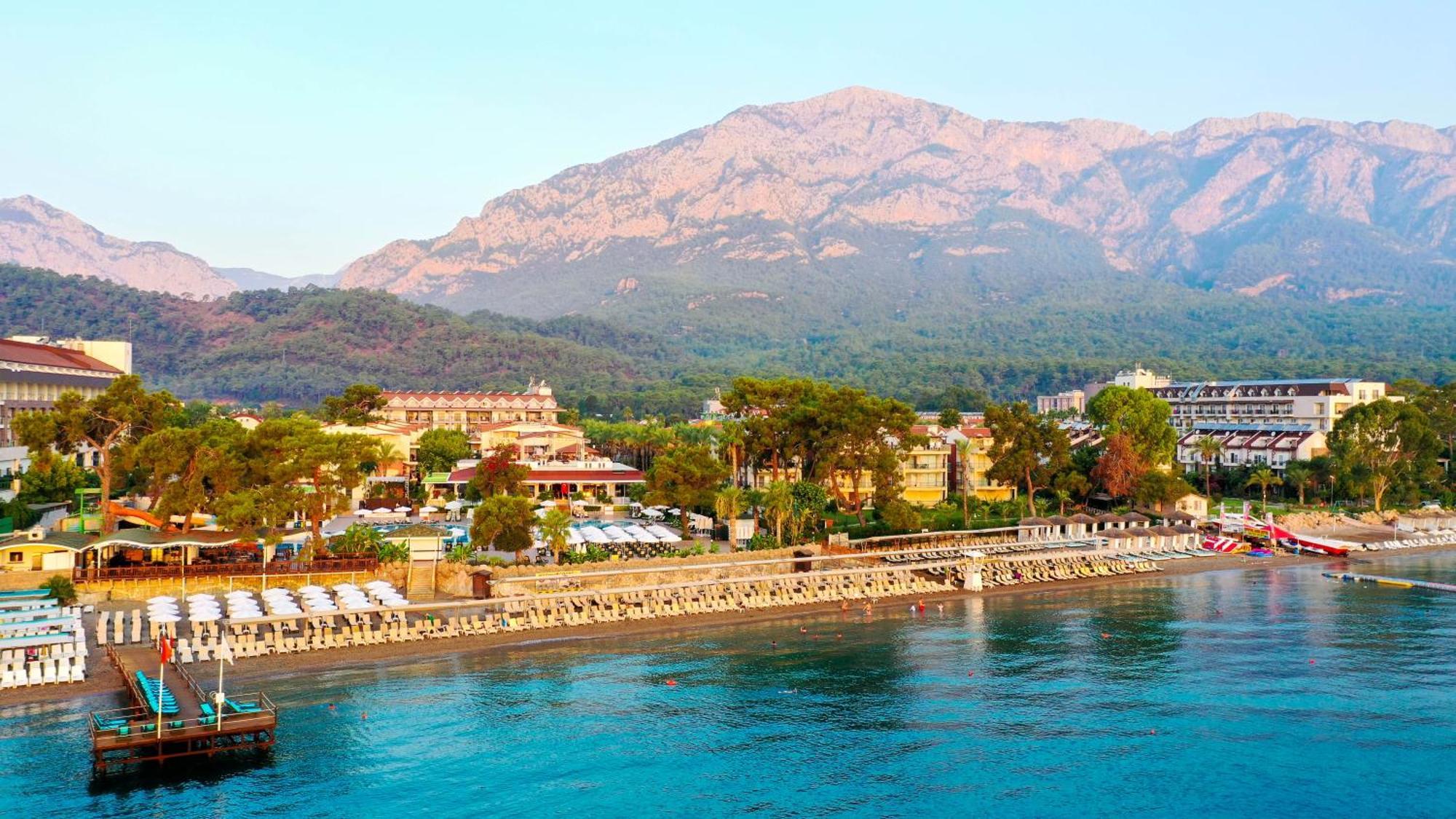 Crystal Aura Beach Resort & Spa Kemer Exterior foto