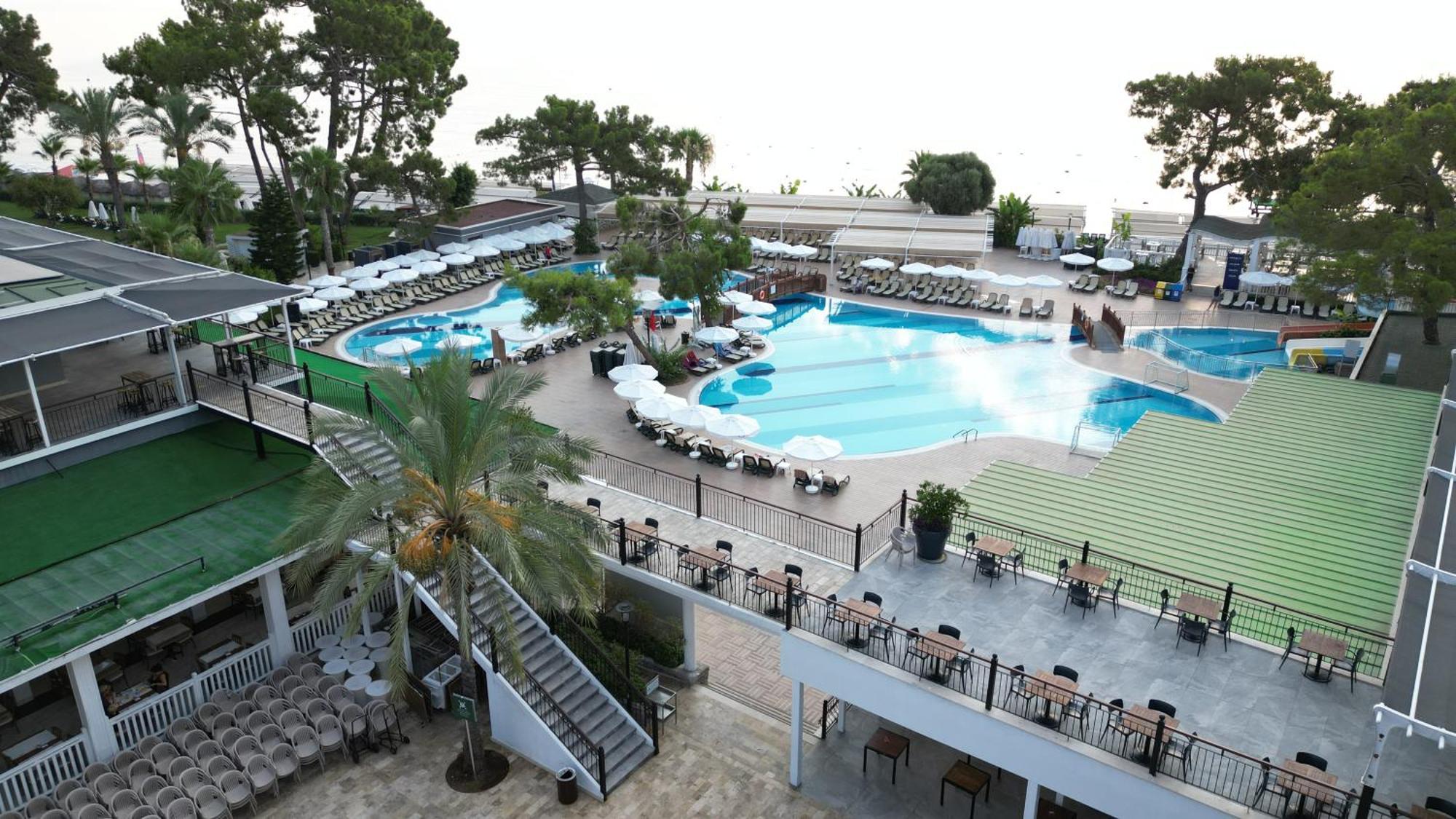 Crystal Aura Beach Resort & Spa Kemer Exterior foto