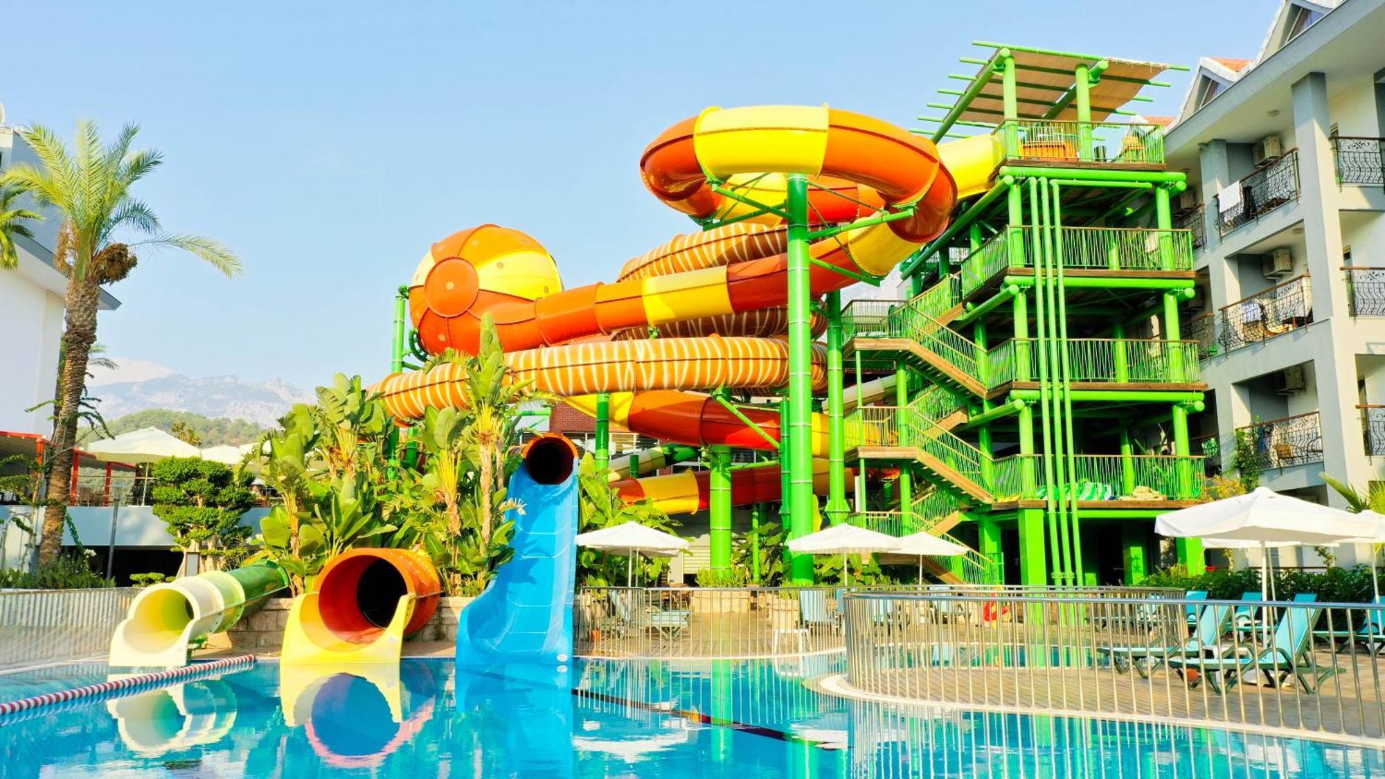 Crystal Aura Beach Resort & Spa Kemer Exterior foto