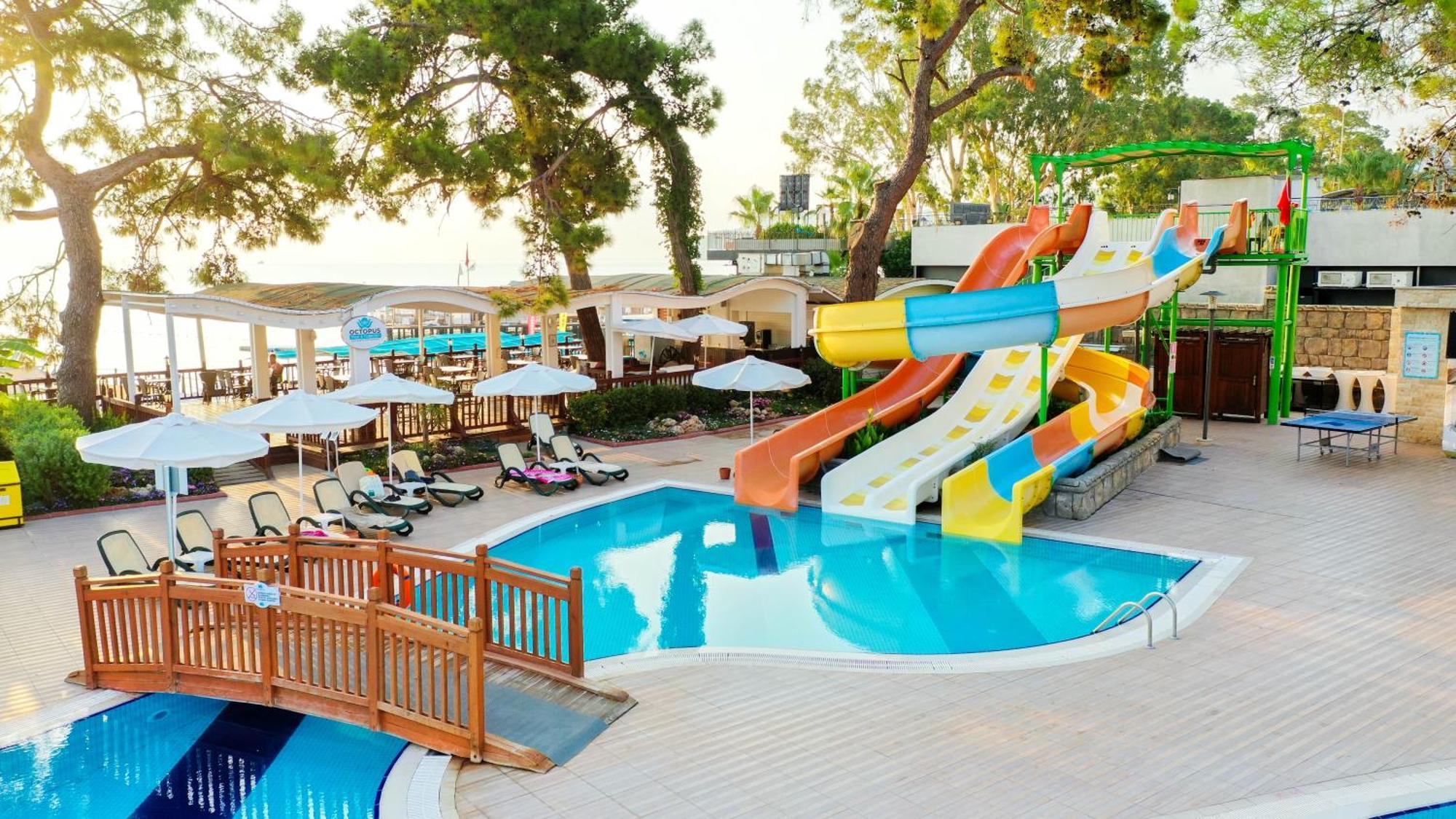 Crystal Aura Beach Resort & Spa Kemer Exterior foto